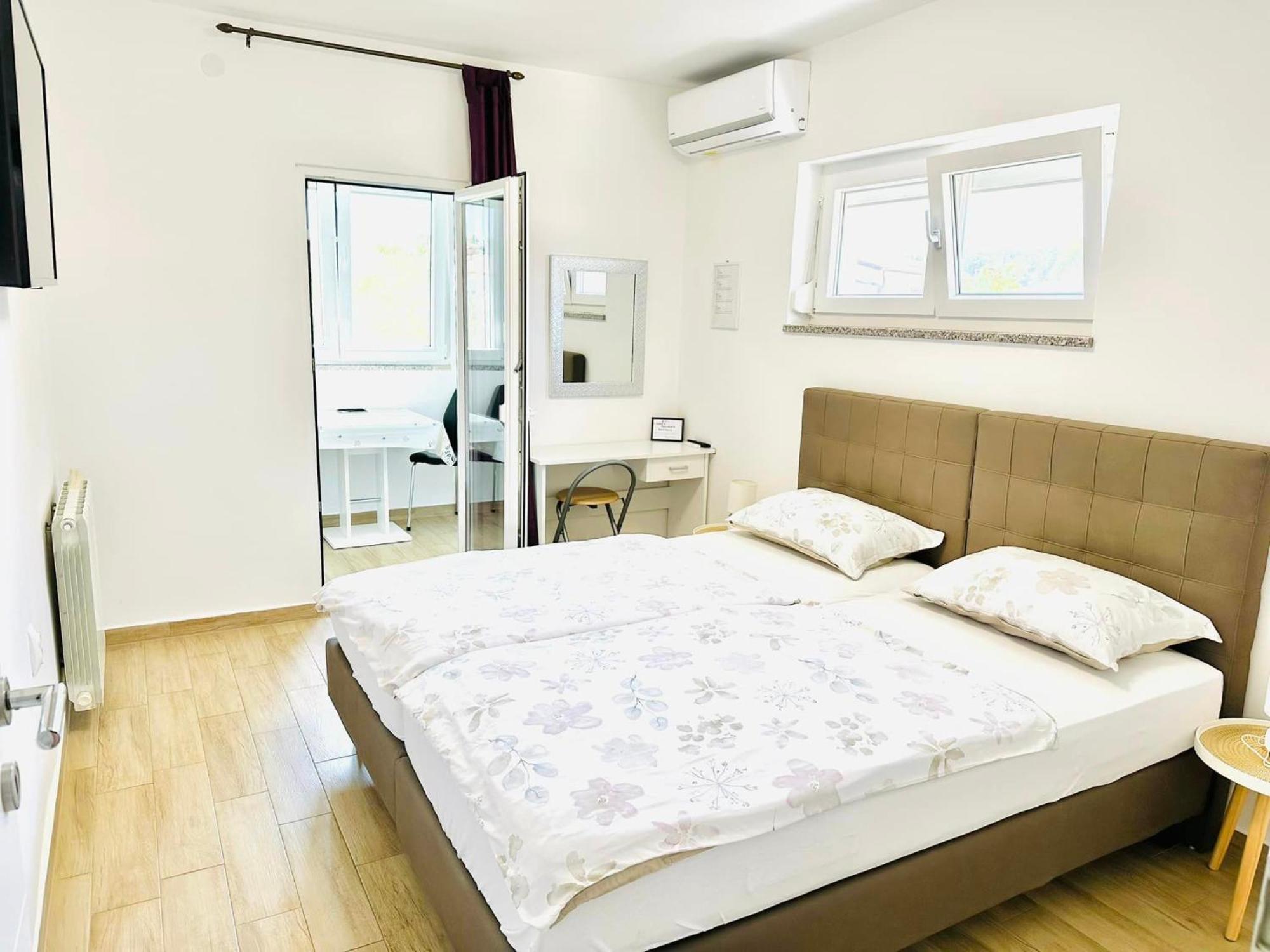 Apartmani Marco,Lukas,Patrick,David,Blizu Centra I Mora Sa Free Privatnim Parkingom PUY Eksteriør bilde